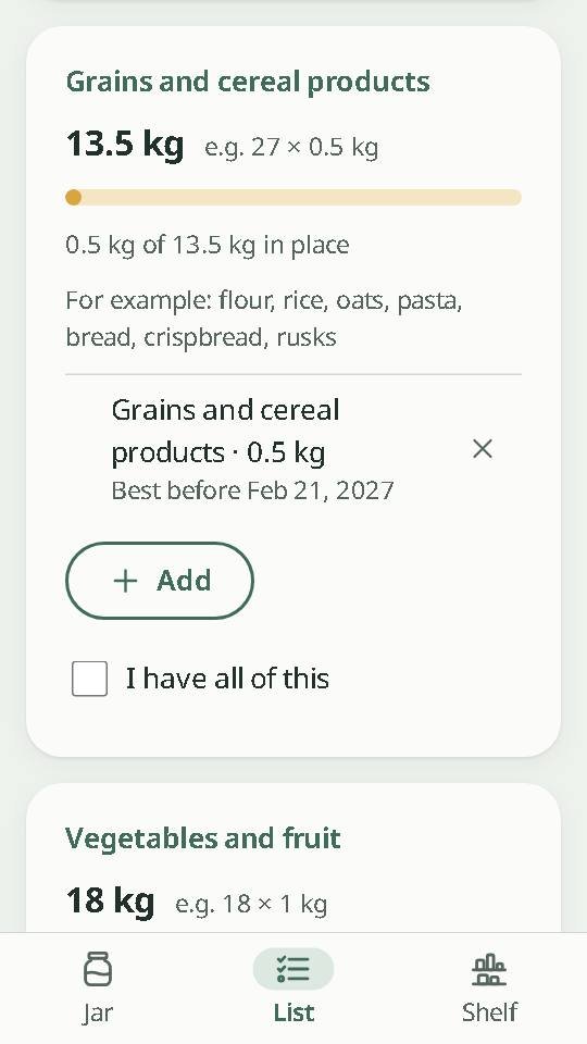 App screen with the grains group: 0.5 kg of 13.5 kg in place, with a best-before date and a tick box